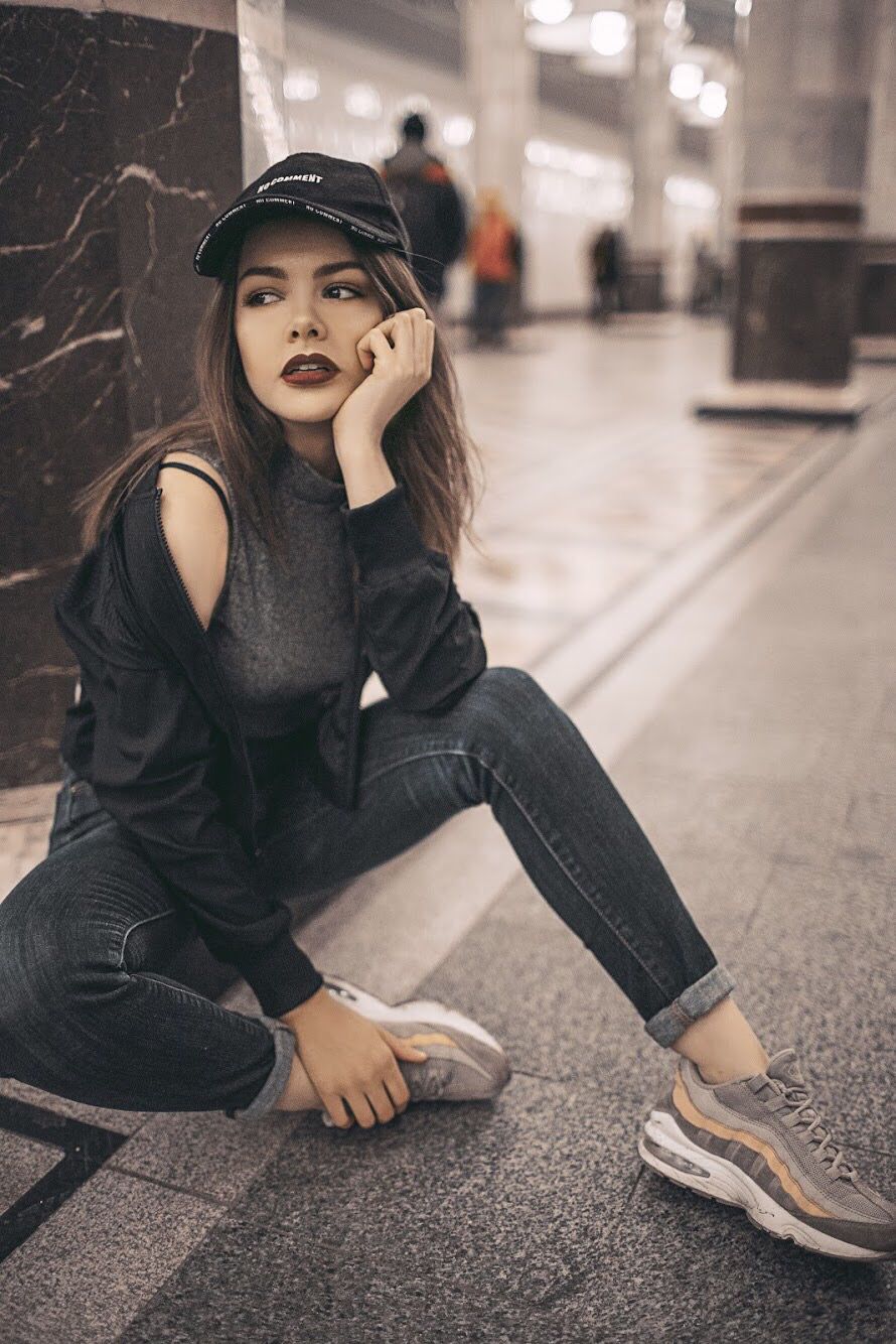 Sassy girls in Hovrach