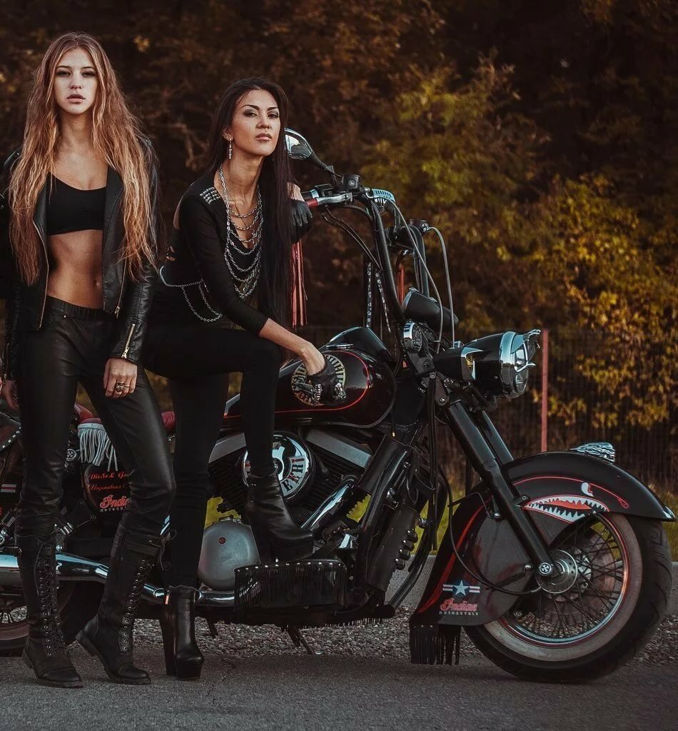 Beautiful girls and bikes in Hovrach