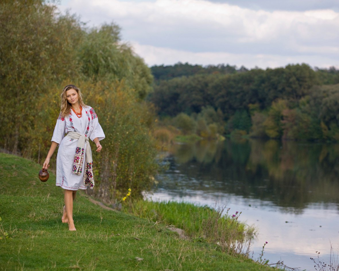 Nude girl Slavic women in Hovrach