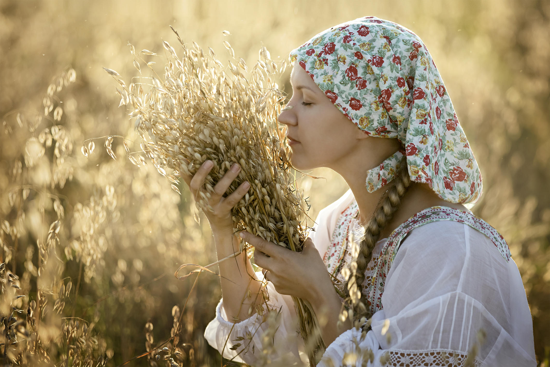 Photo Women in Slavic costumes in Hovrach
